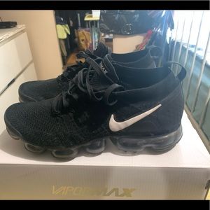 Nike Air Vapormax Flyknit 2 With New Box size 8